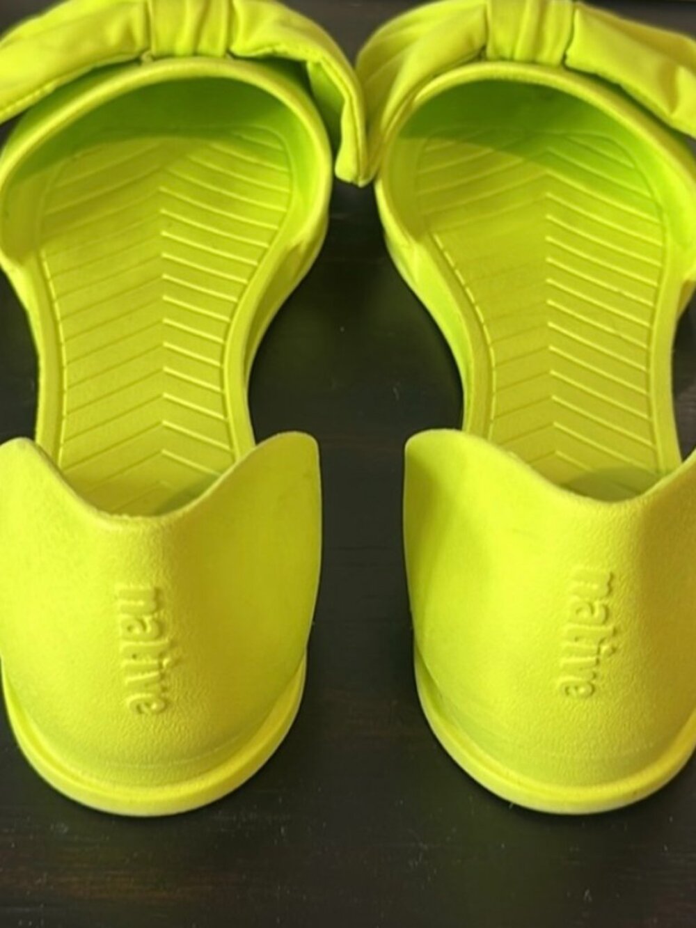 Beth Richards Native Neon Green Pointed Toe Flats Women's Size 8.5